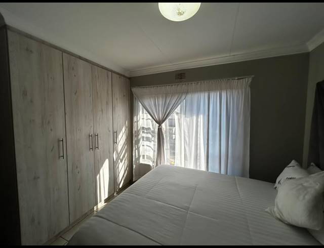 3 BEDROOM TOWNHOUSE TO LET IN MONTANA